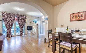 Apartment Jeger